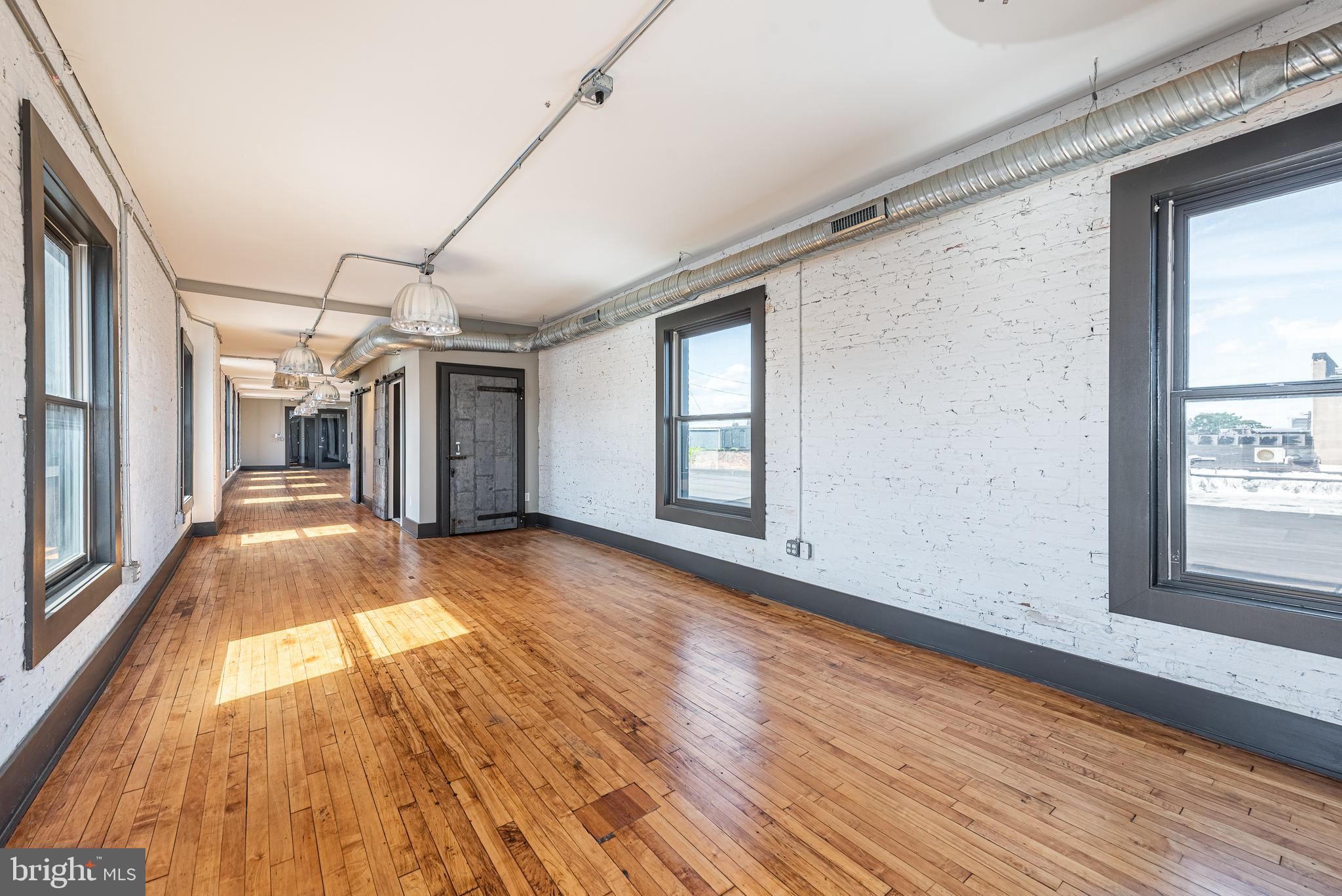 CANTON - Commercial Lease