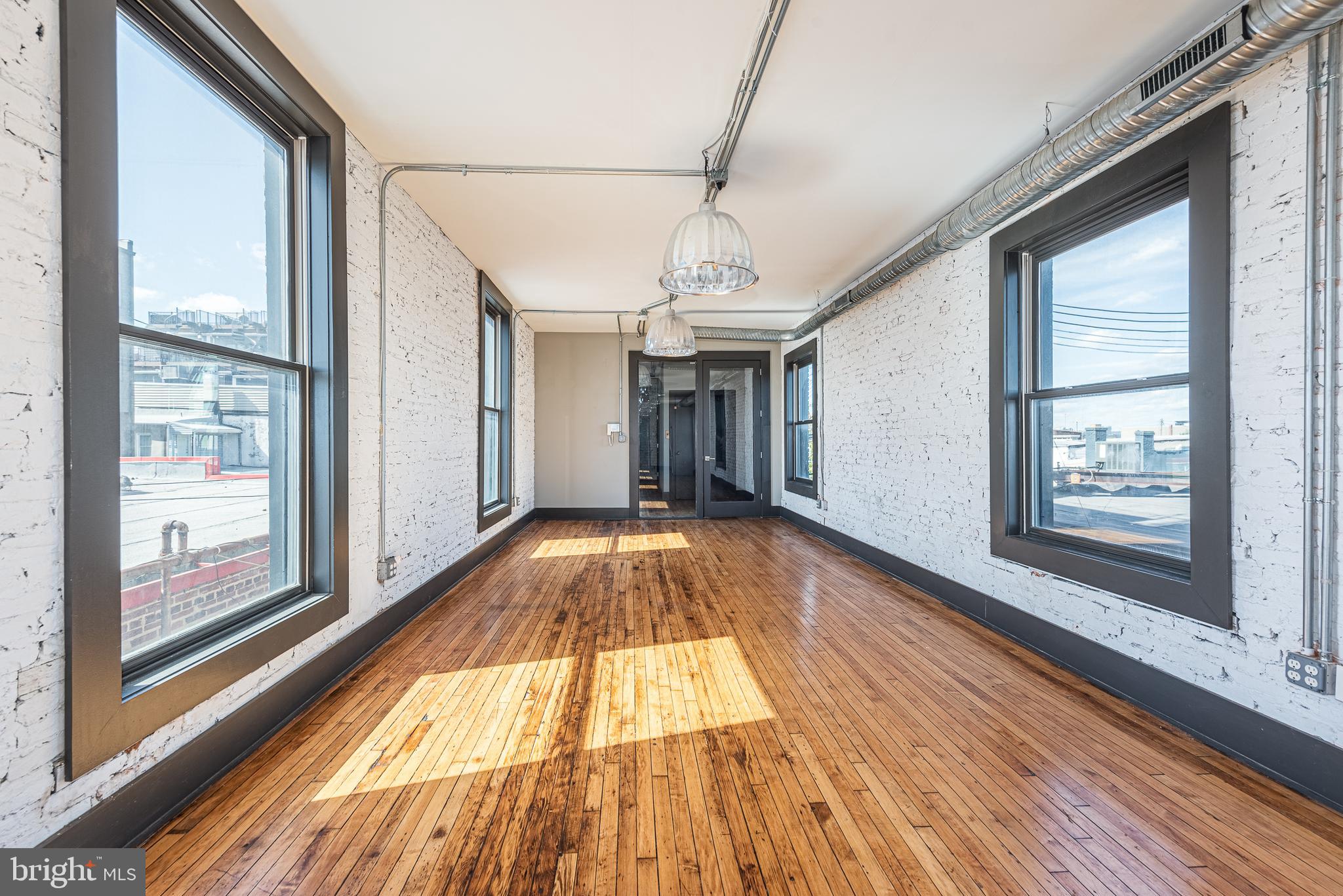 CANTON - Commercial Lease