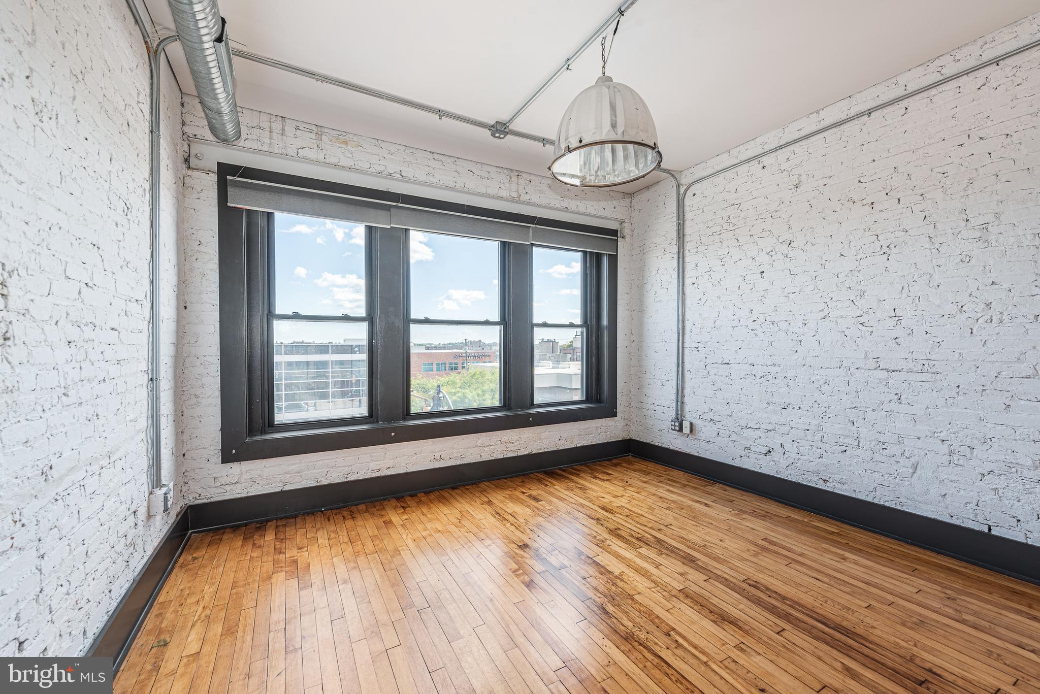 CANTON - Commercial Lease