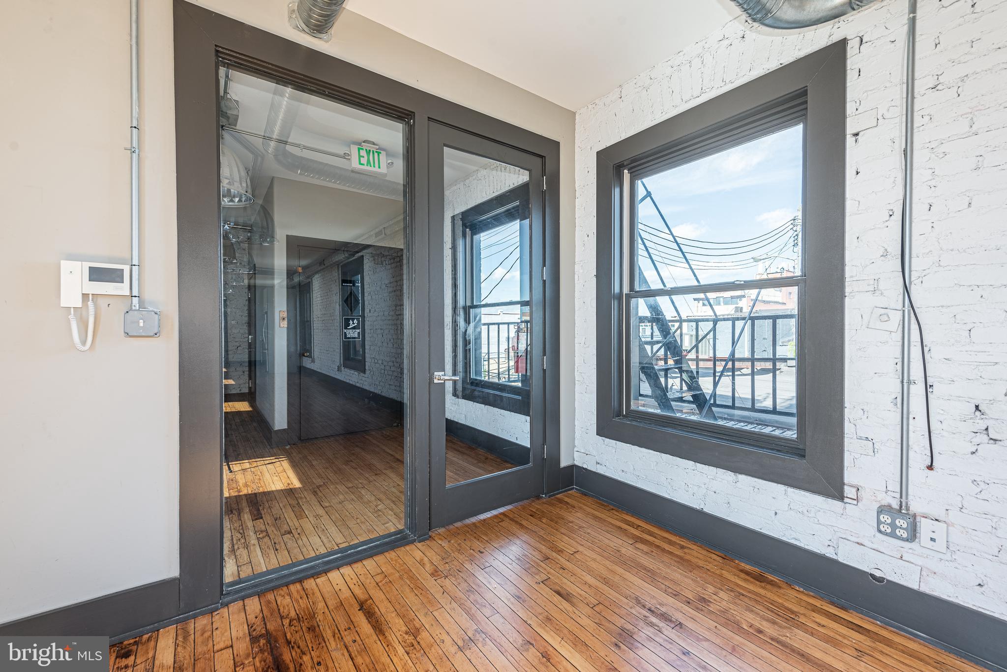 CANTON - Commercial Lease