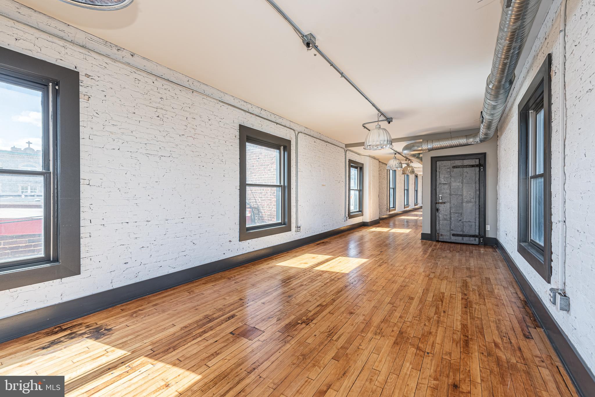 CANTON - Commercial Lease