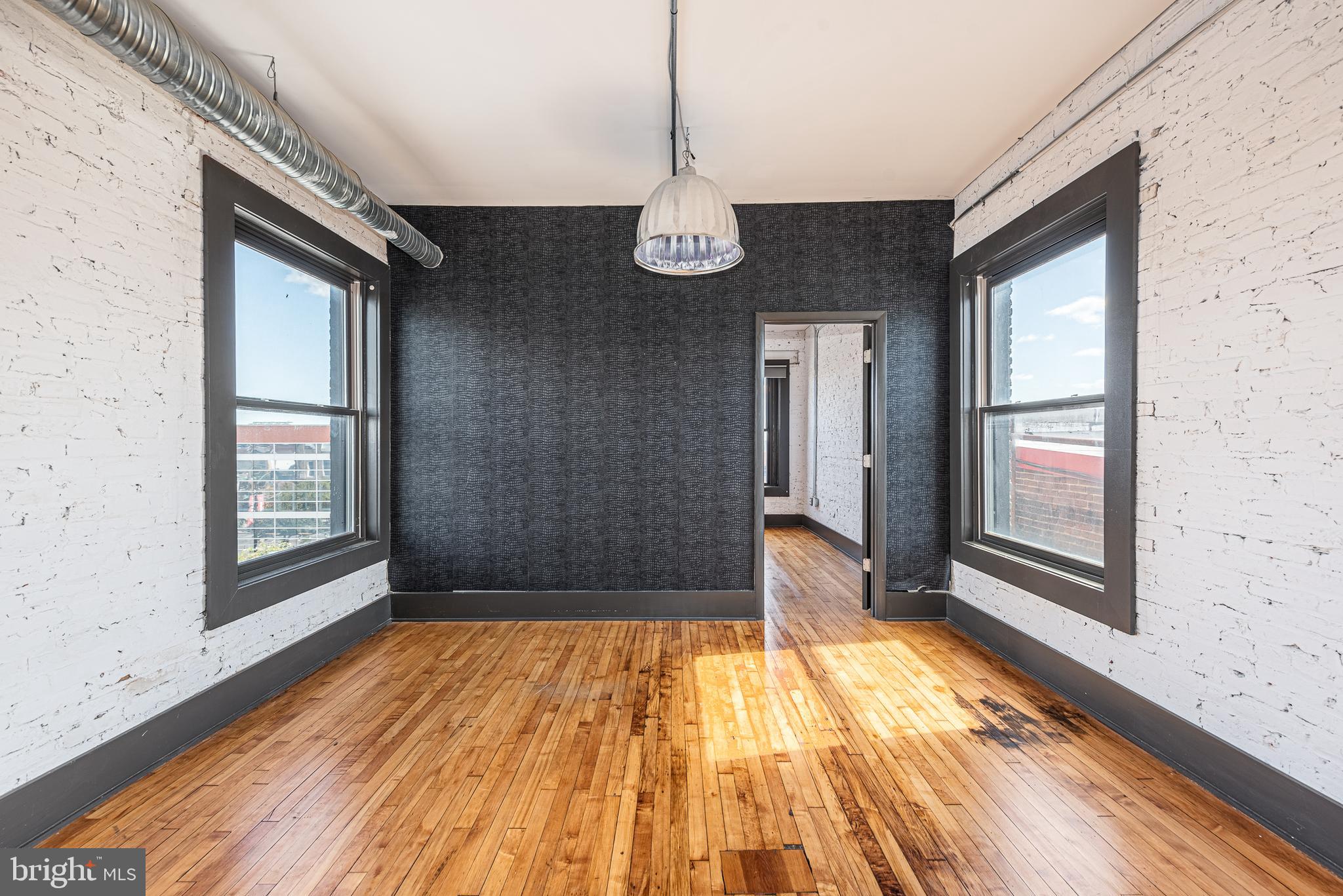 CANTON - Commercial Lease