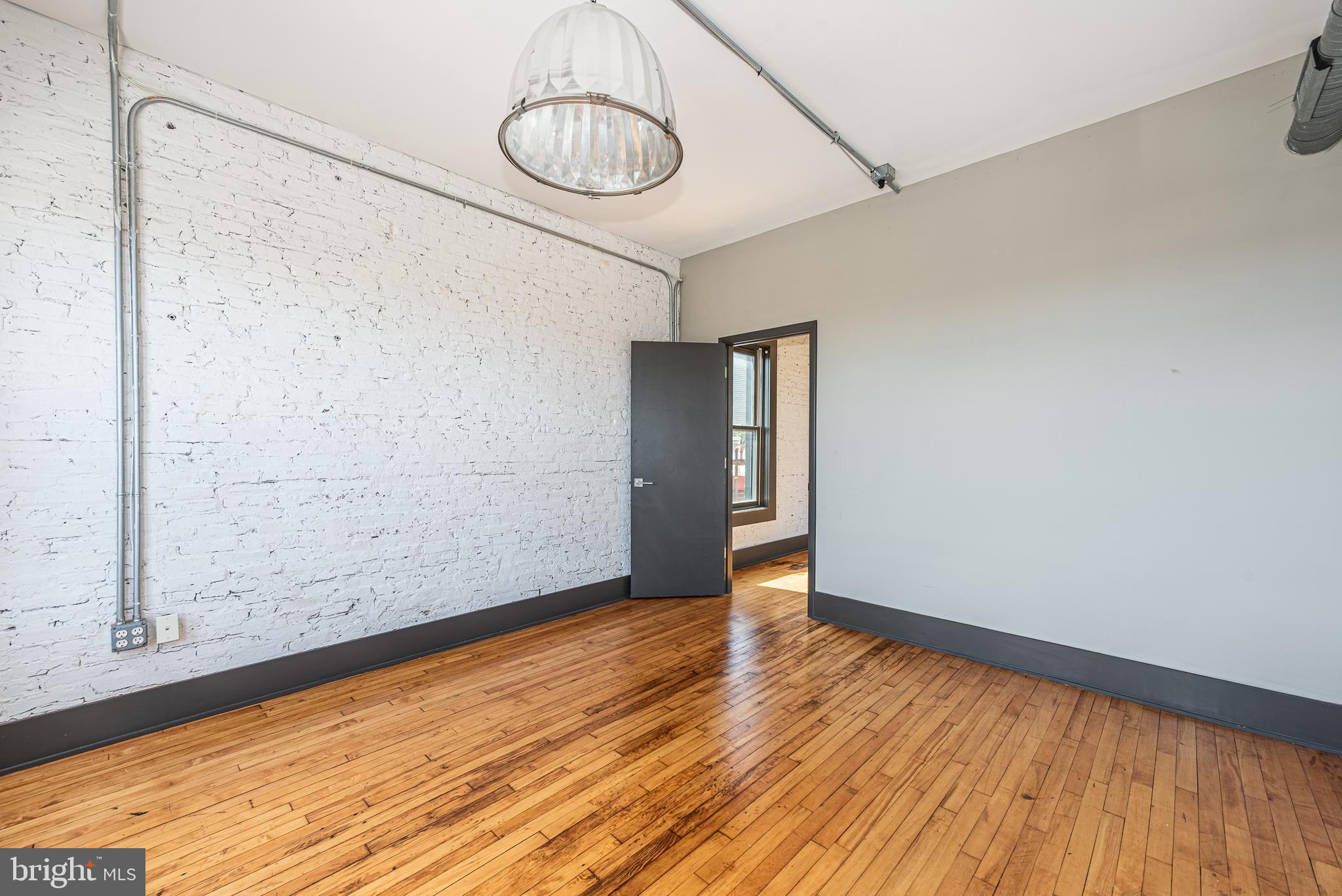 CANTON - Commercial Lease