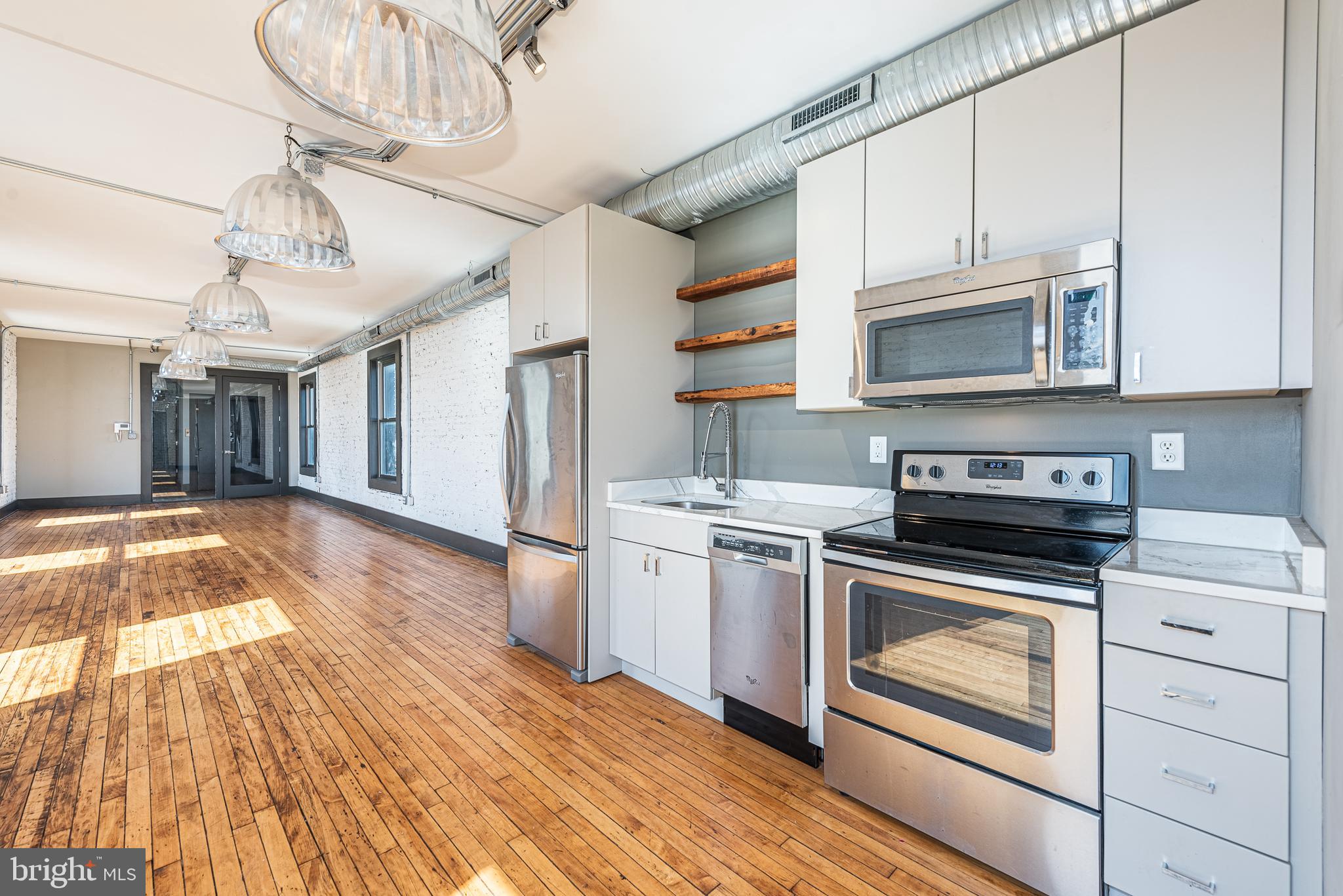 CANTON - Commercial Lease