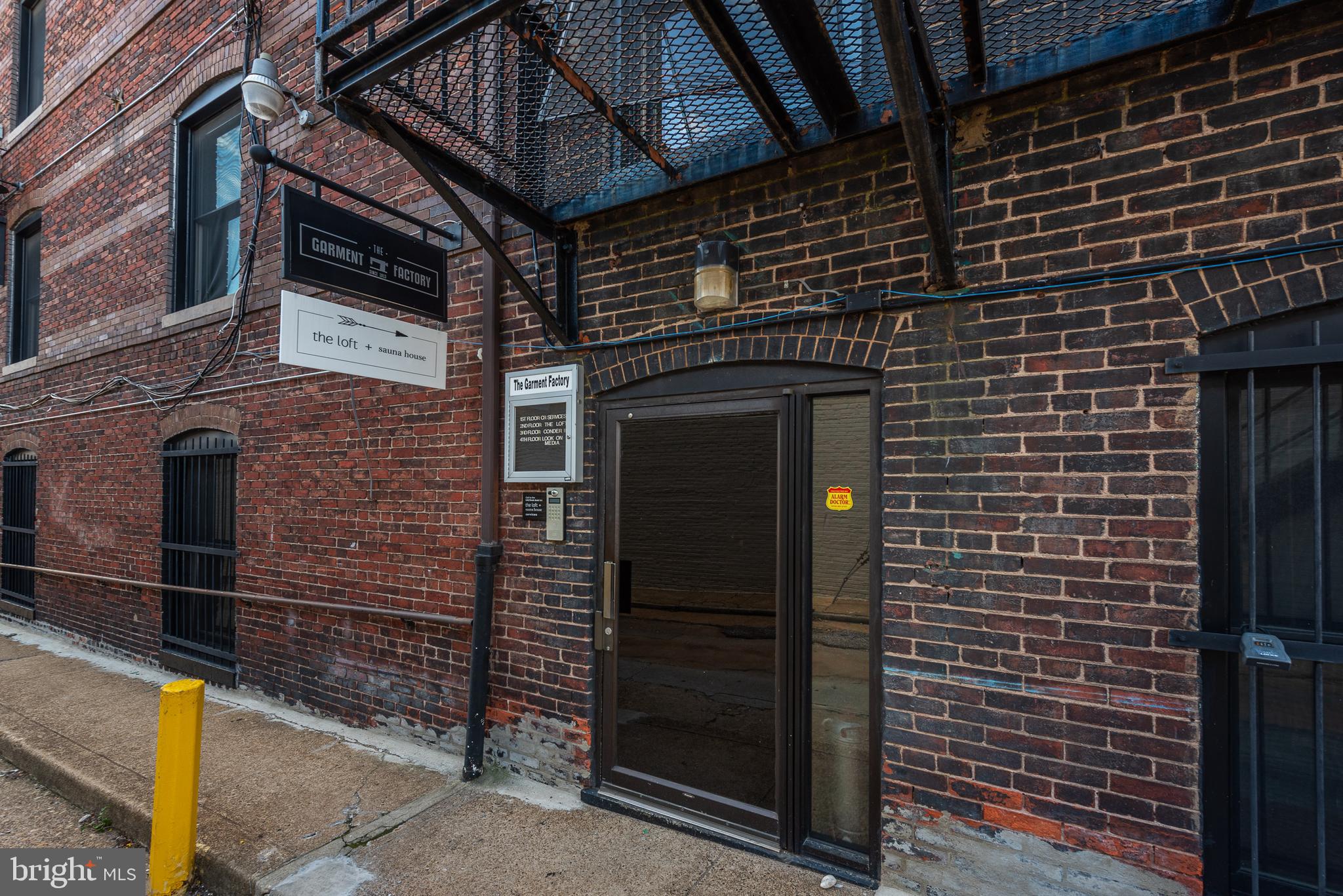 CANTON - Commercial Lease