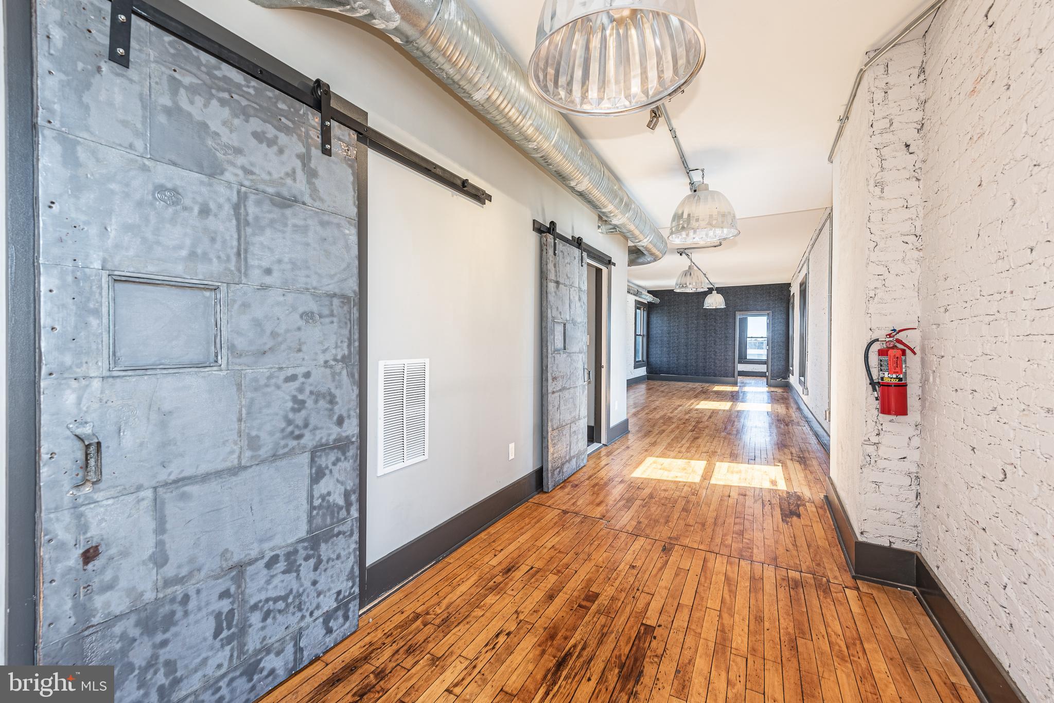 CANTON - Commercial Lease