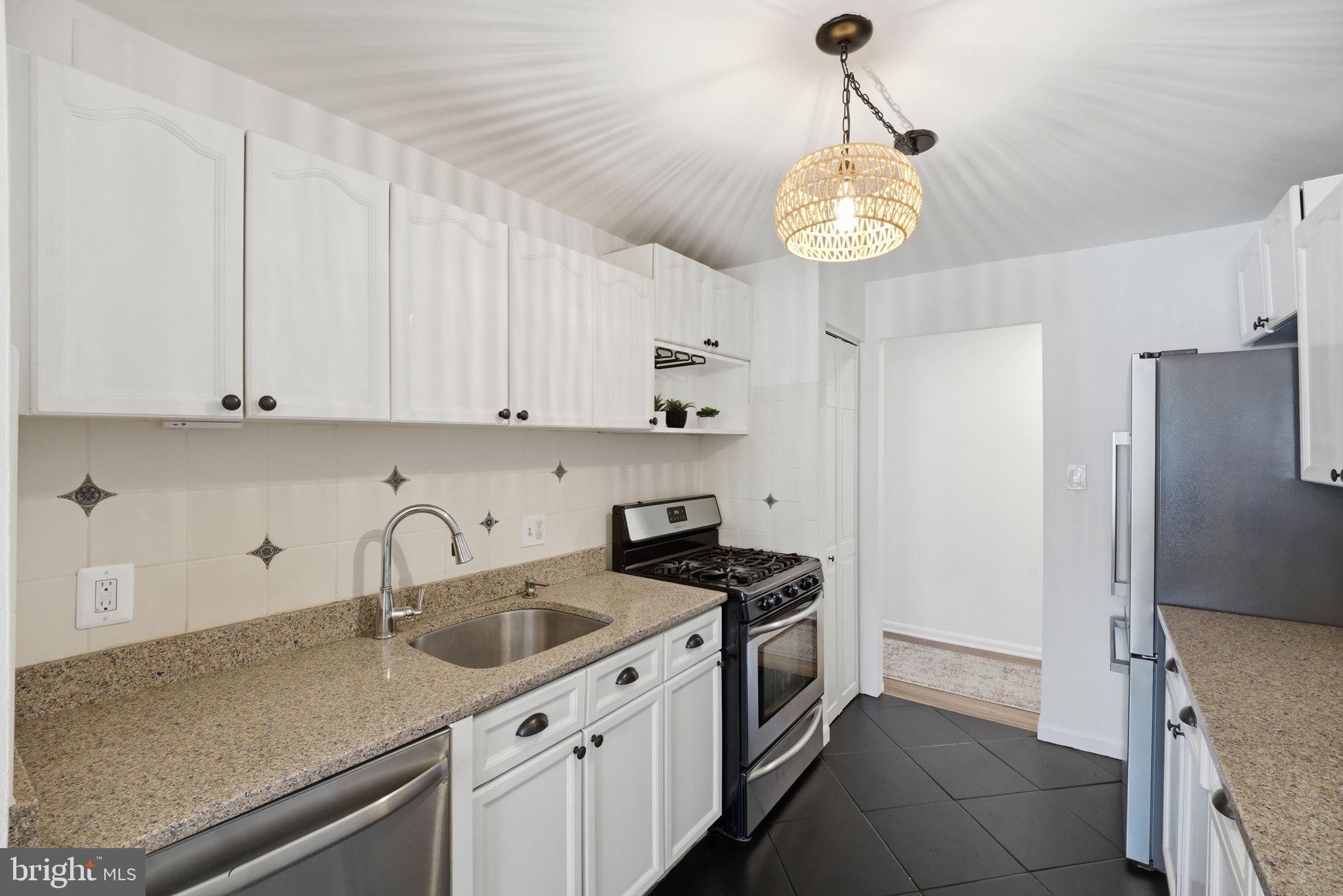 FAIRFIELD COMMONS - Residential