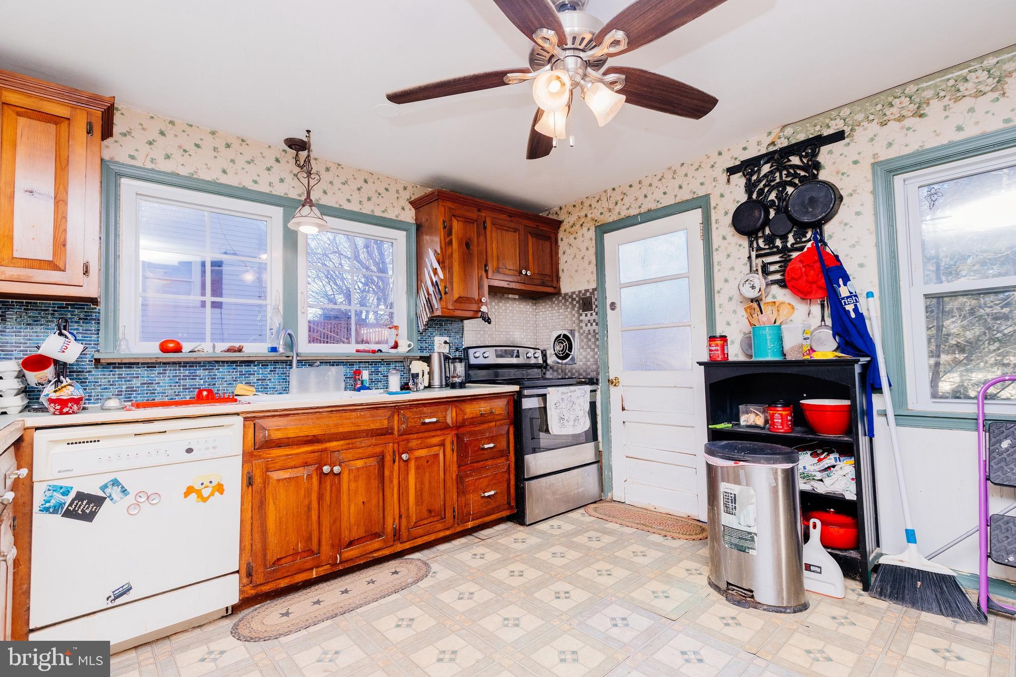 YARDLEY TERR - Residential