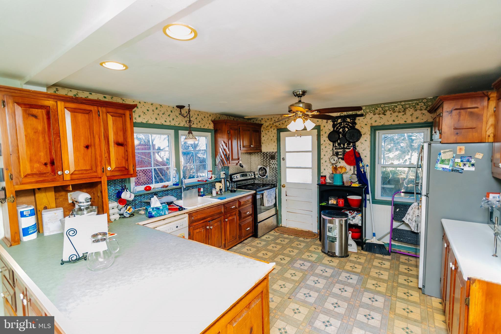 YARDLEY TERR - Residential