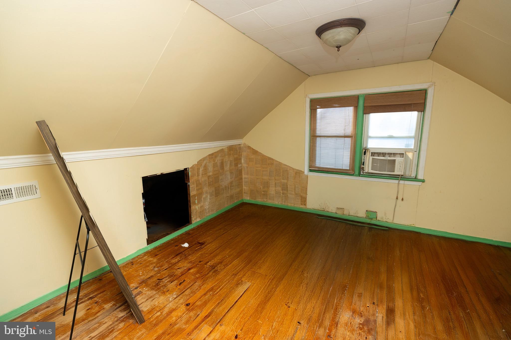 YARDLEY TERR - Residential