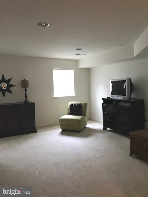 THE VILLAGES AT BRISTOL - Residential Lease