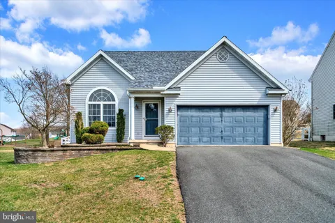 9 Laurel Woods Dr, Shillington, PA MLS: PABK2056776