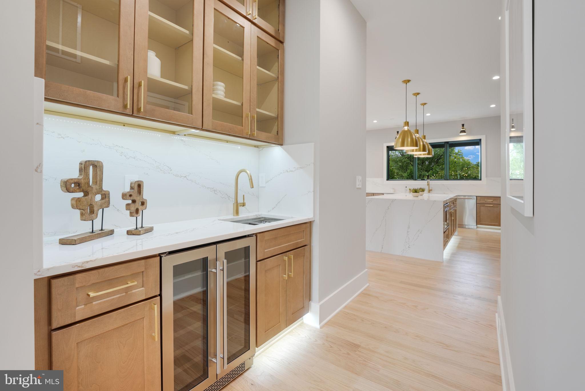 BROYHILL GLEN GARY PARK - Residential