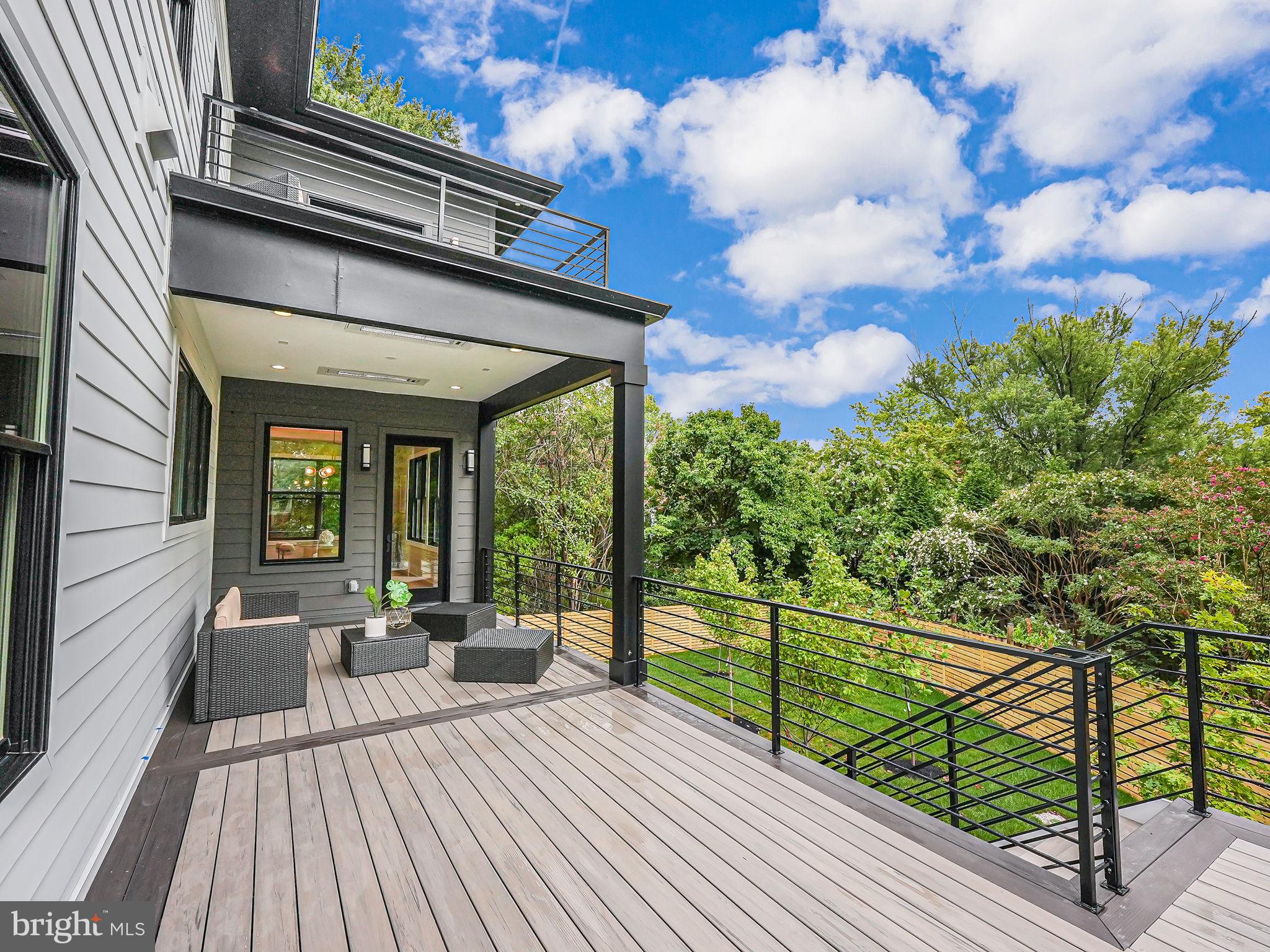 BROYHILL GLEN GARY PARK - Residential