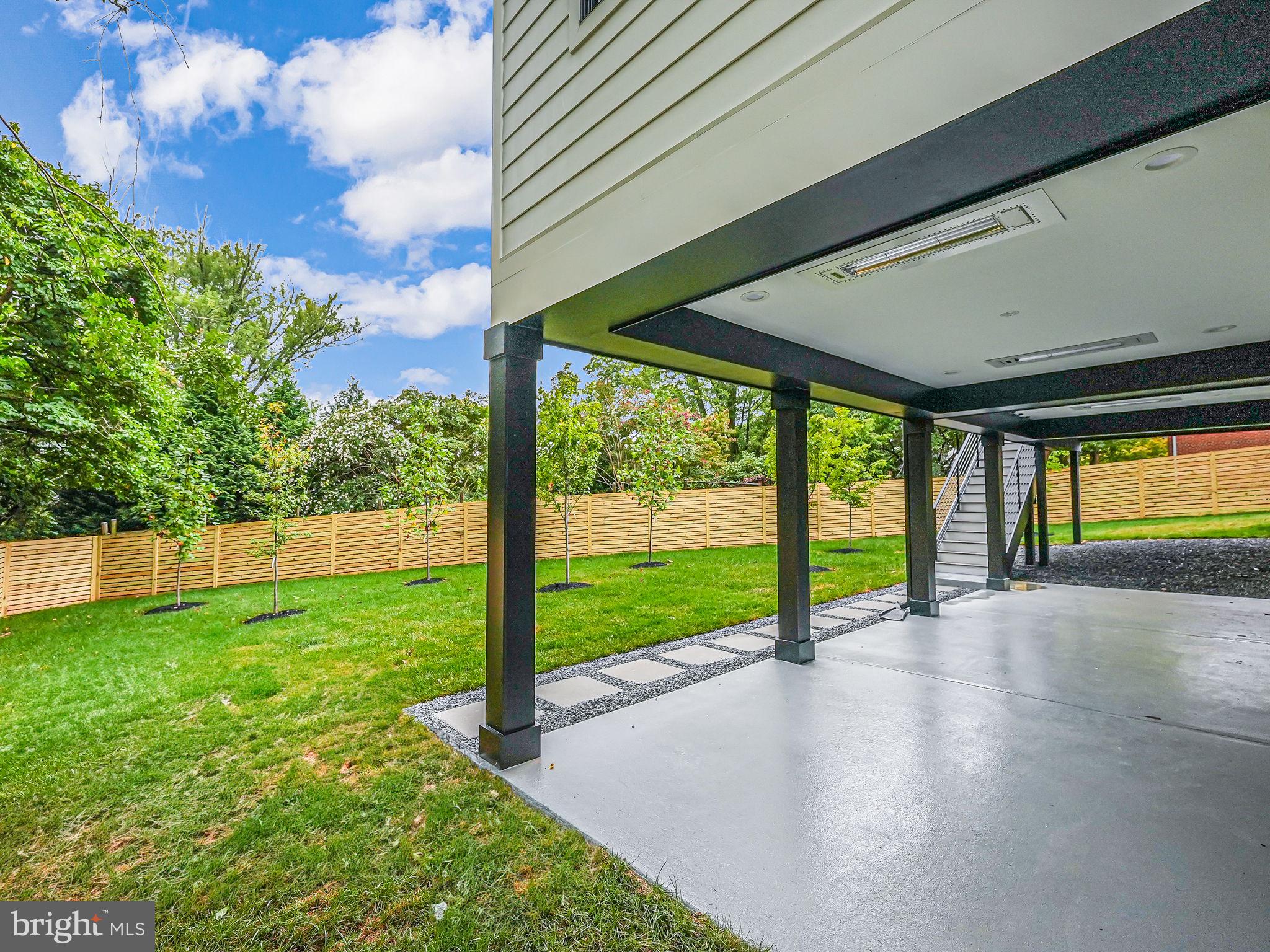 BROYHILL GLEN GARY PARK - Residential