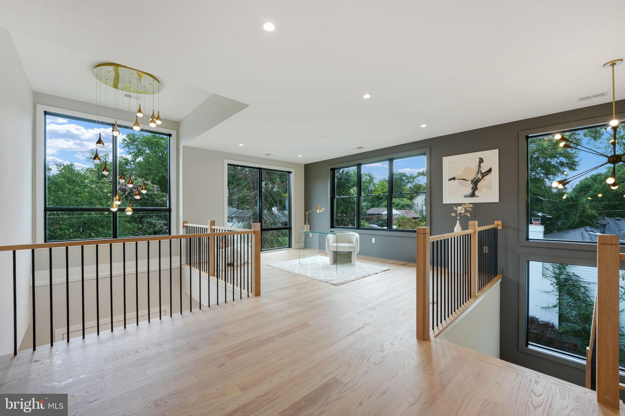 BROYHILL GLEN GARY PARK - Residential