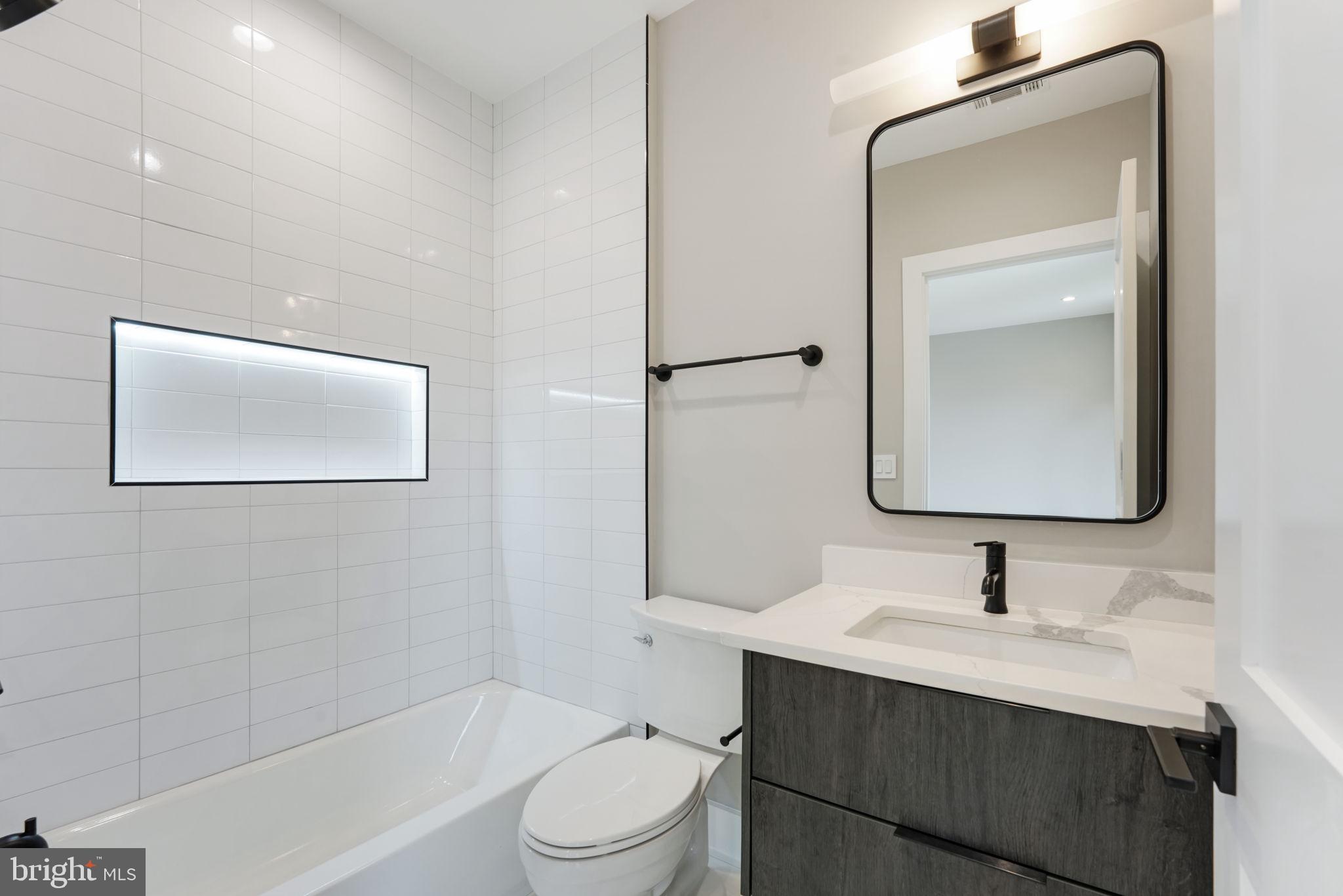 BROYHILL GLEN GARY PARK - Residential