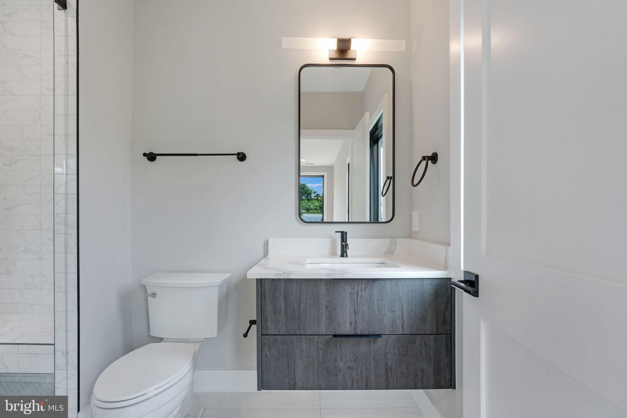 BROYHILL GLEN GARY PARK - Residential