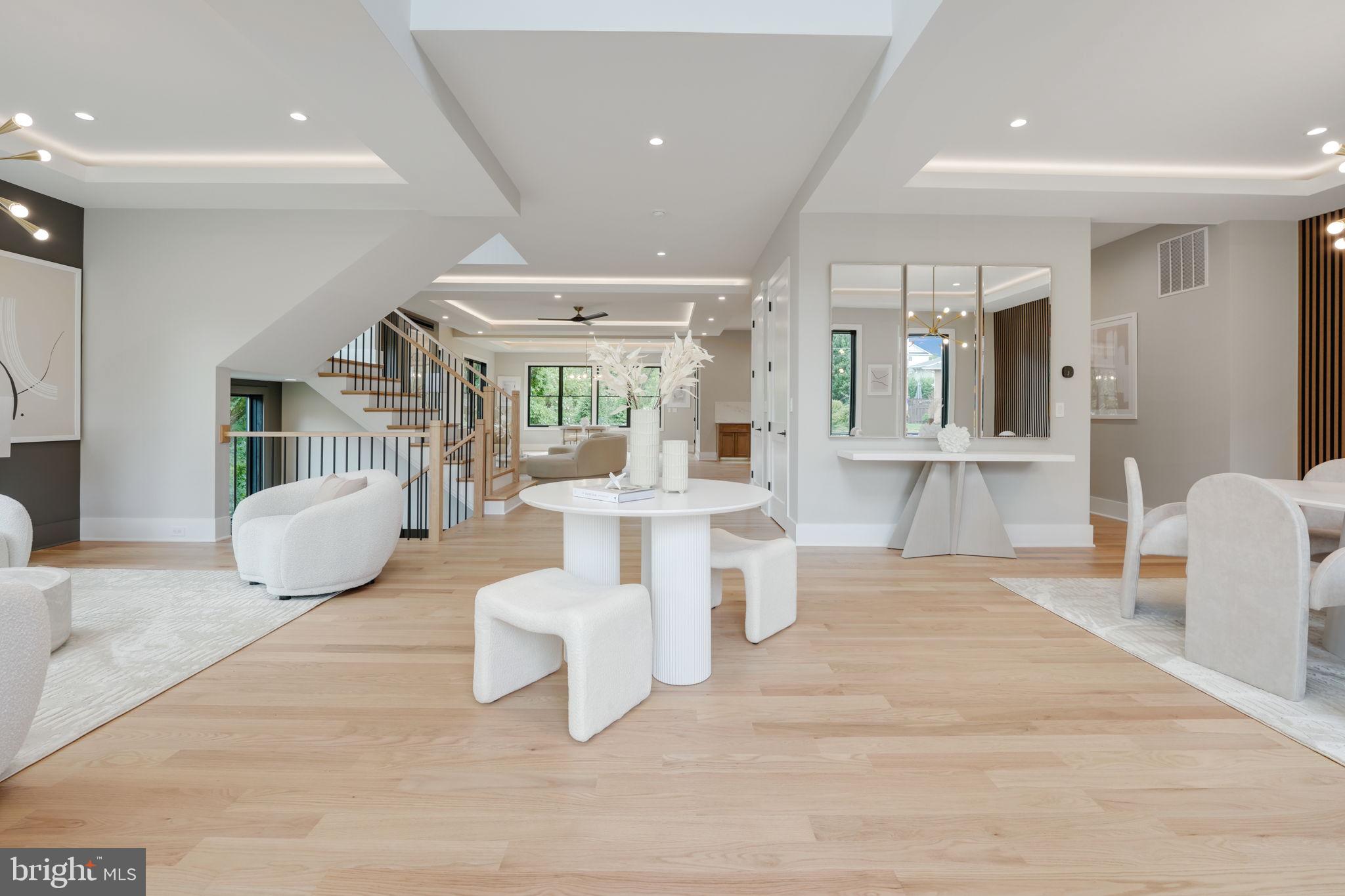 BROYHILL GLEN GARY PARK - Residential