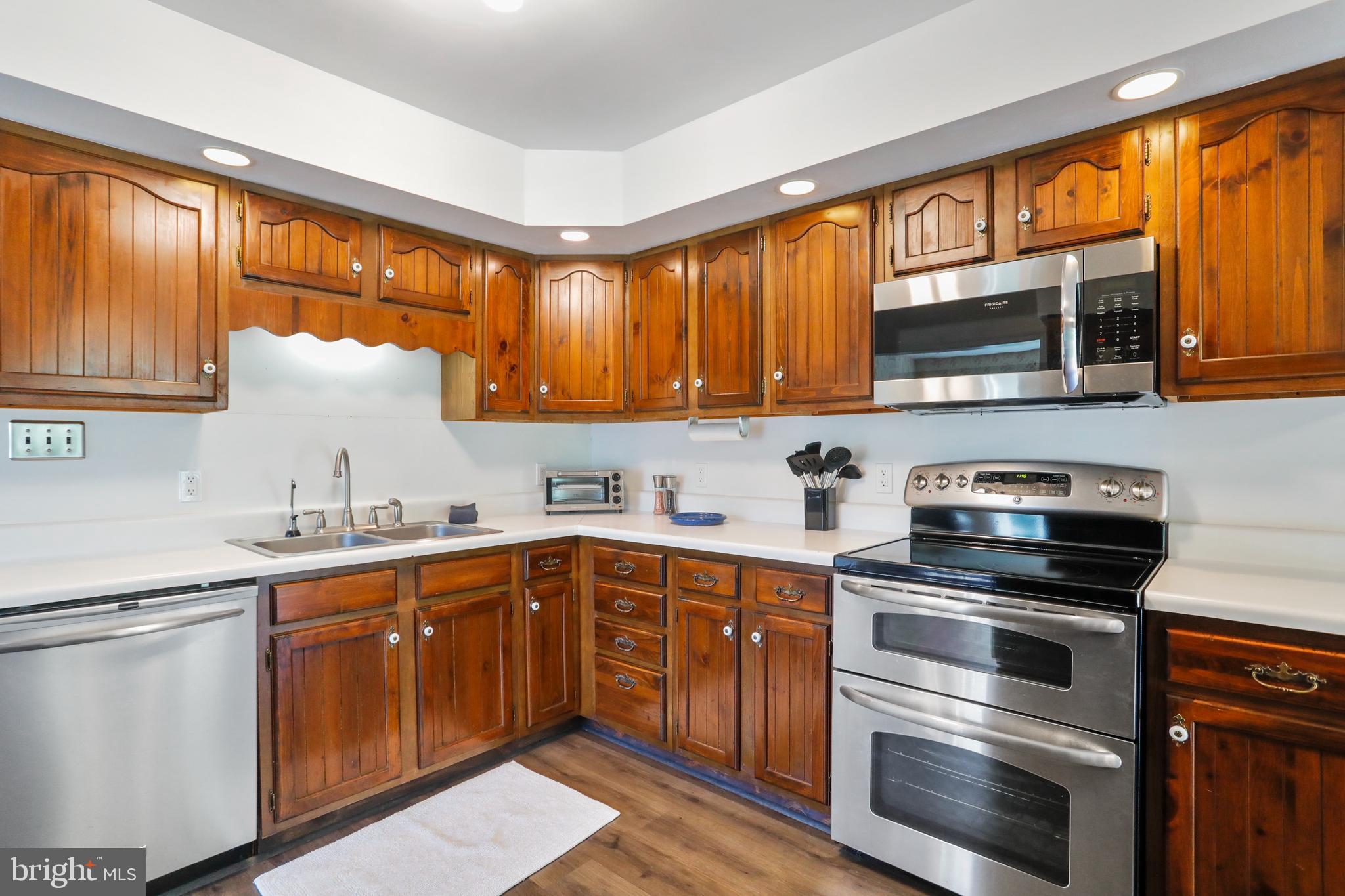 AYR TOWNSHIP - Residential