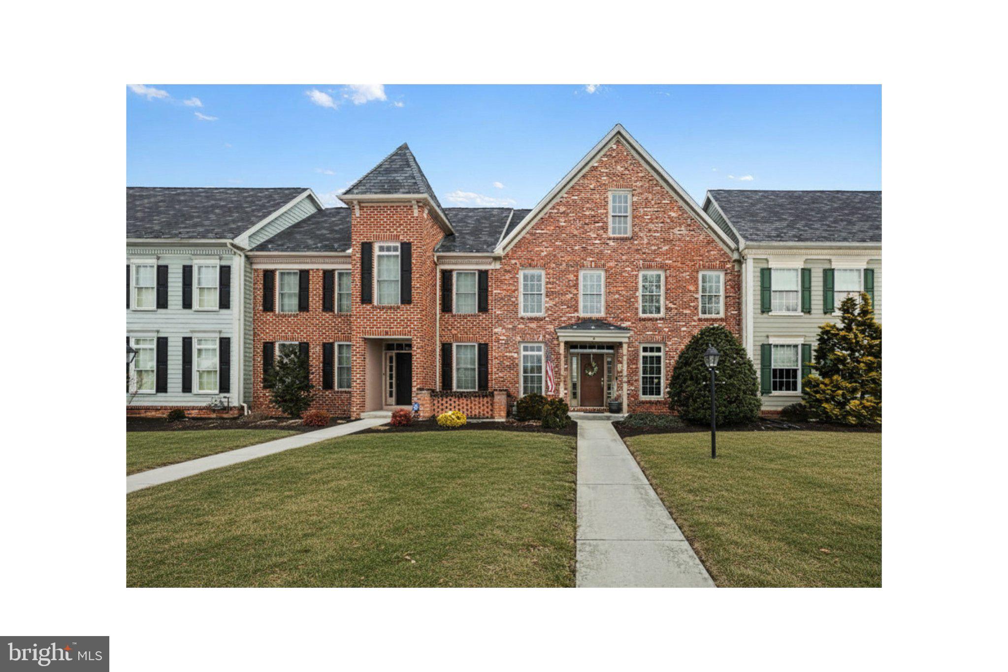 JAMESTOWN SQUARE - Residential