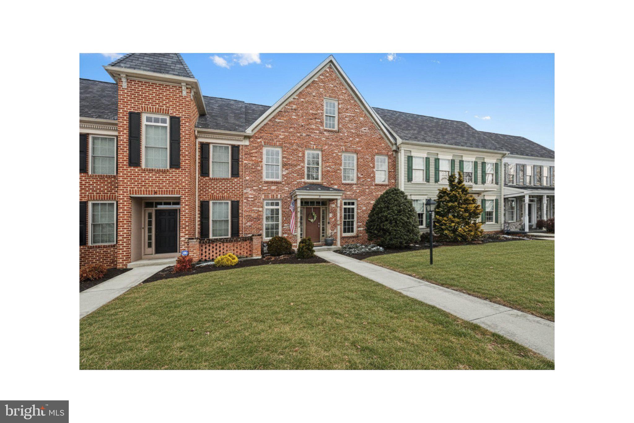 JAMESTOWN SQUARE - Residential