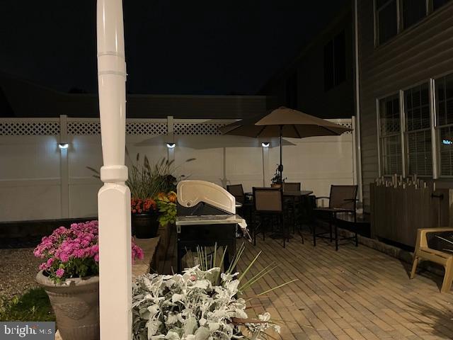 JAMESTOWN SQUARE - Residential