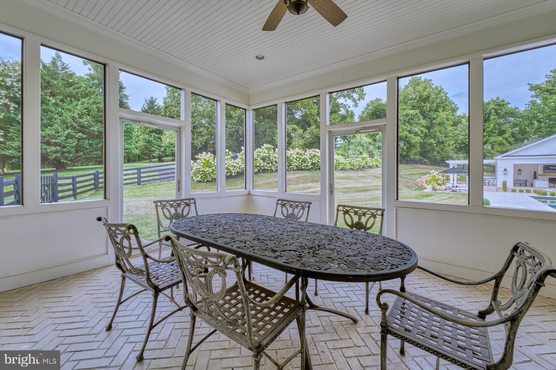 BEACON HILL - Residential