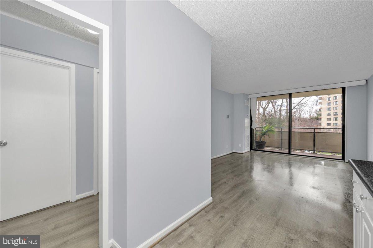 PROMENADE TOWERS - Residential