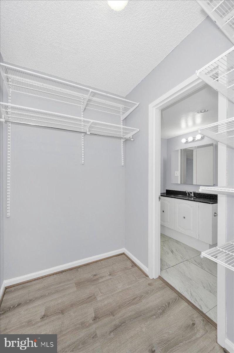 PROMENADE TOWERS - Residential