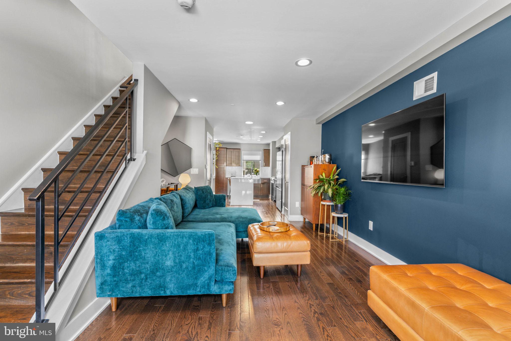 190 W OXFORD STREET