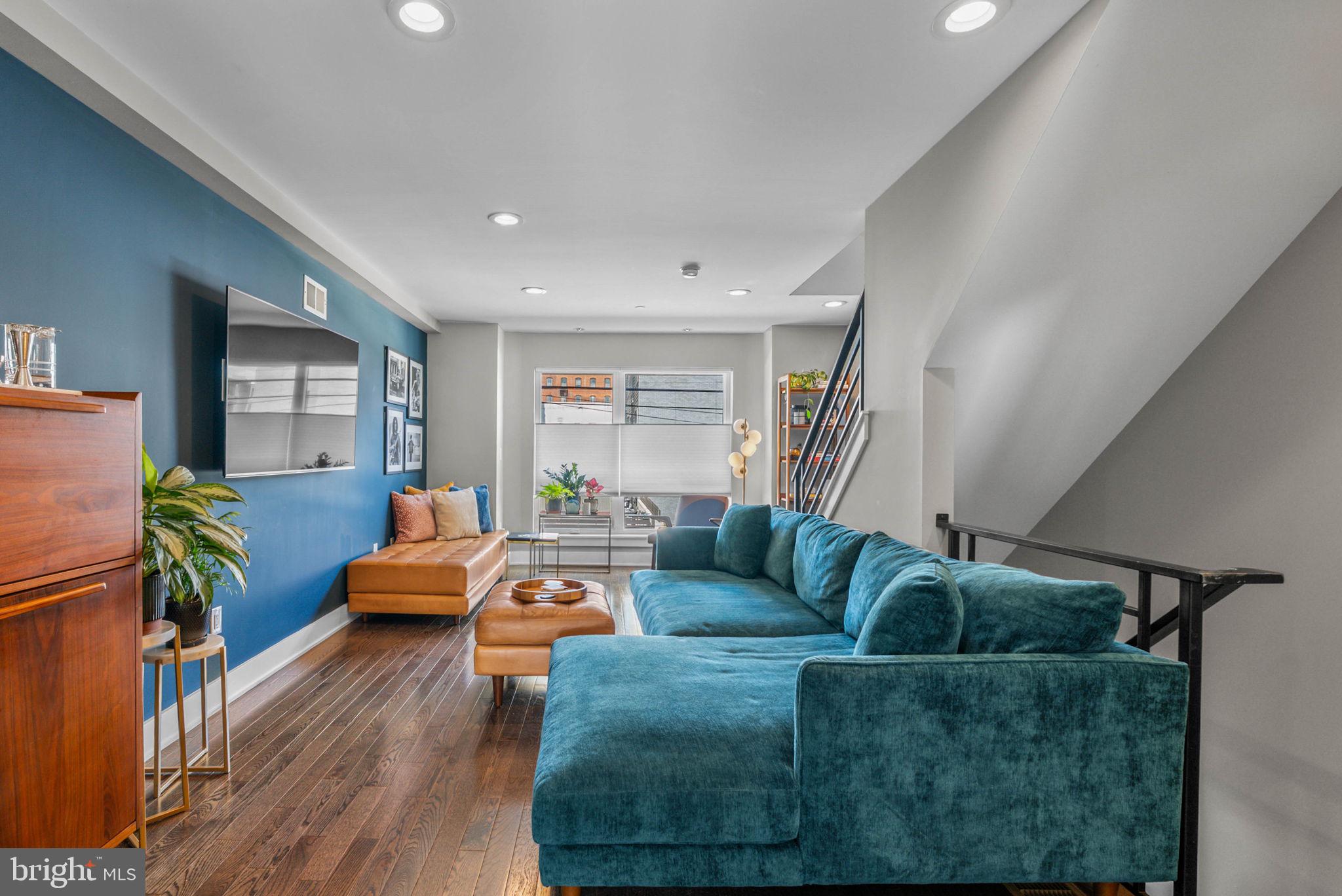 190 W OXFORD STREET