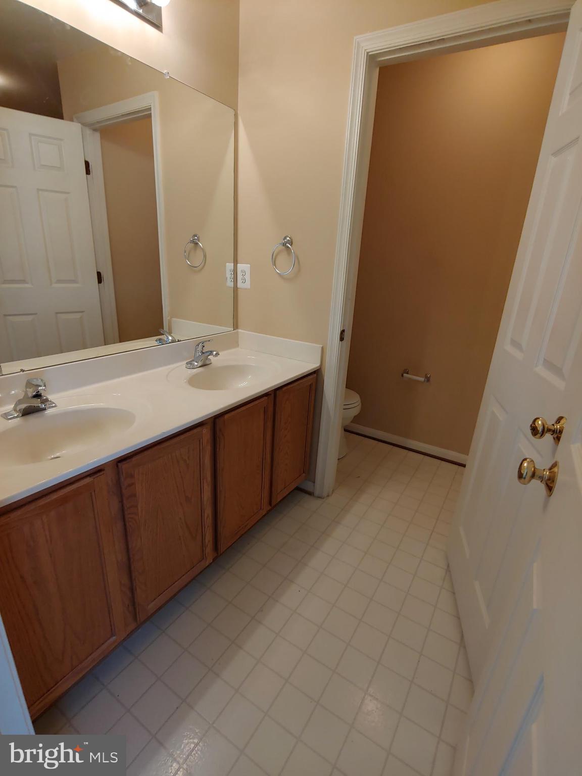 SEVEN OAKS - Residential Lease