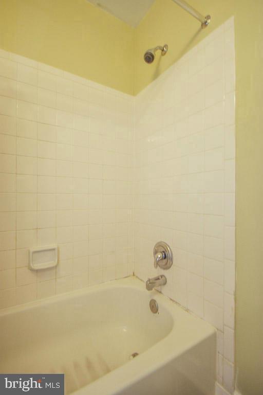 TANGLEWOOD - Residential Lease