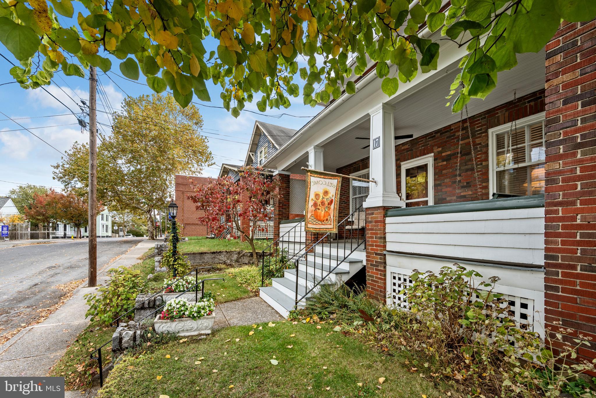 17 E LEICESTER STREET