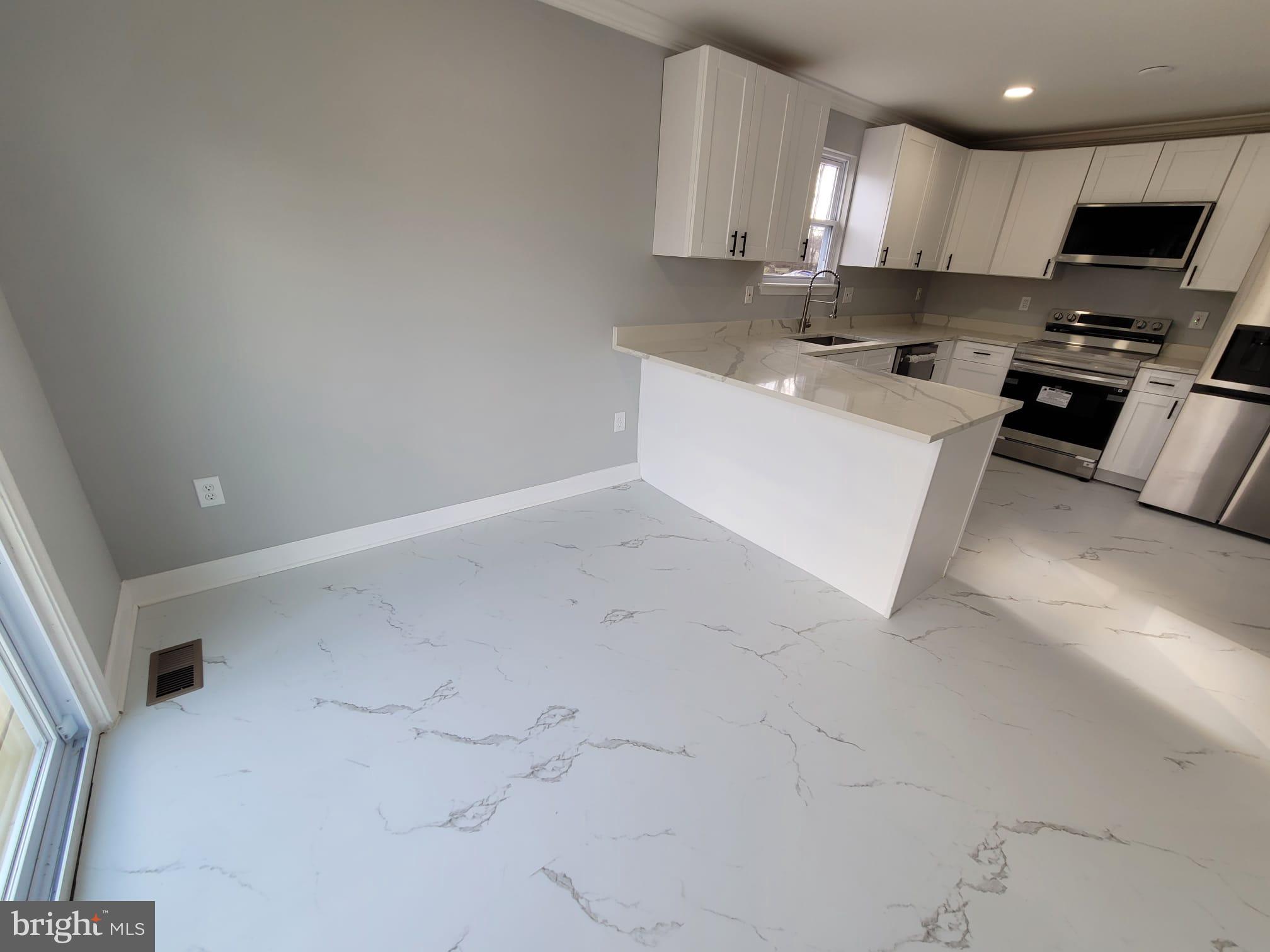 WINDSOR  MILL - Residential