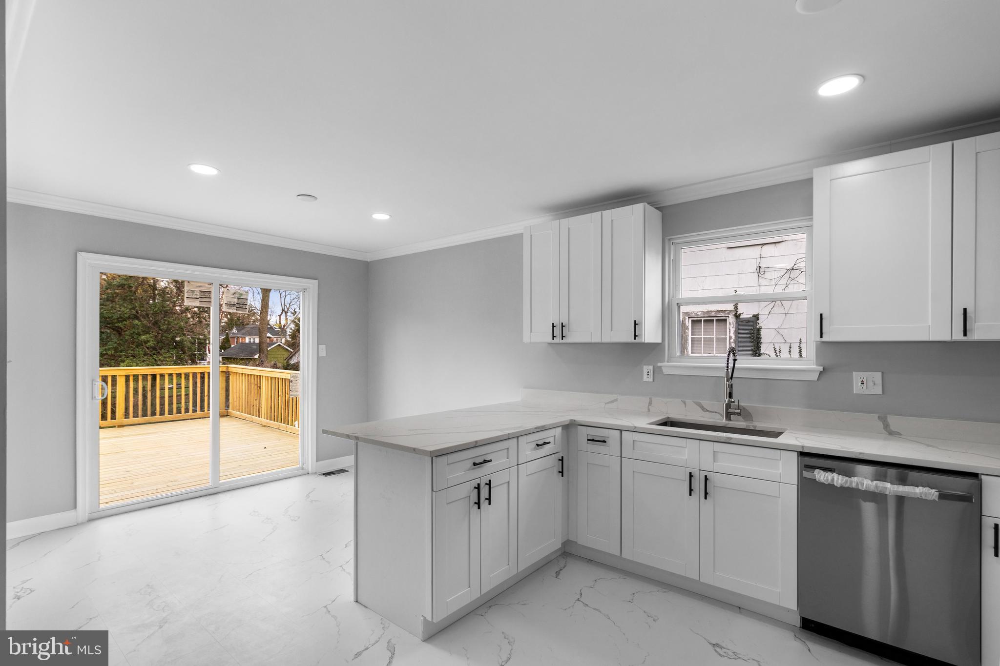 WINDSOR  MILL - Residential