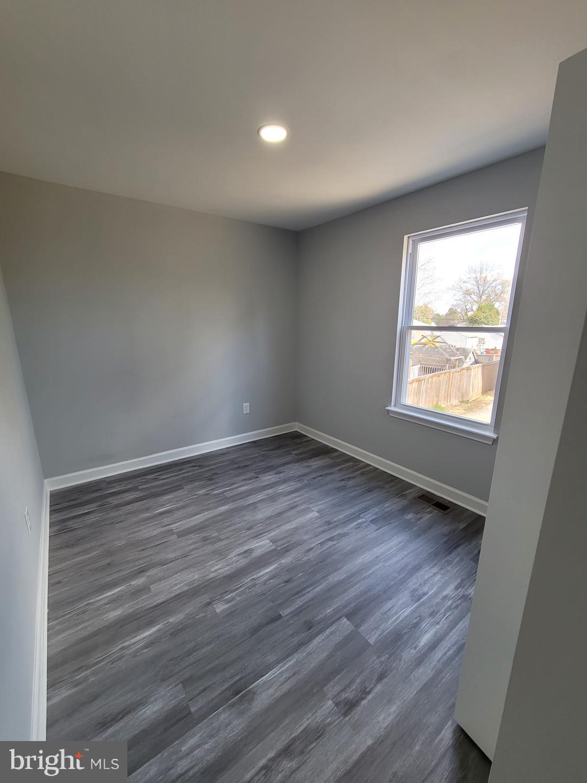 WINDSOR  MILL - Residential