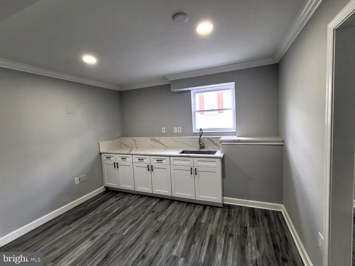 WINDSOR  MILL - Residential