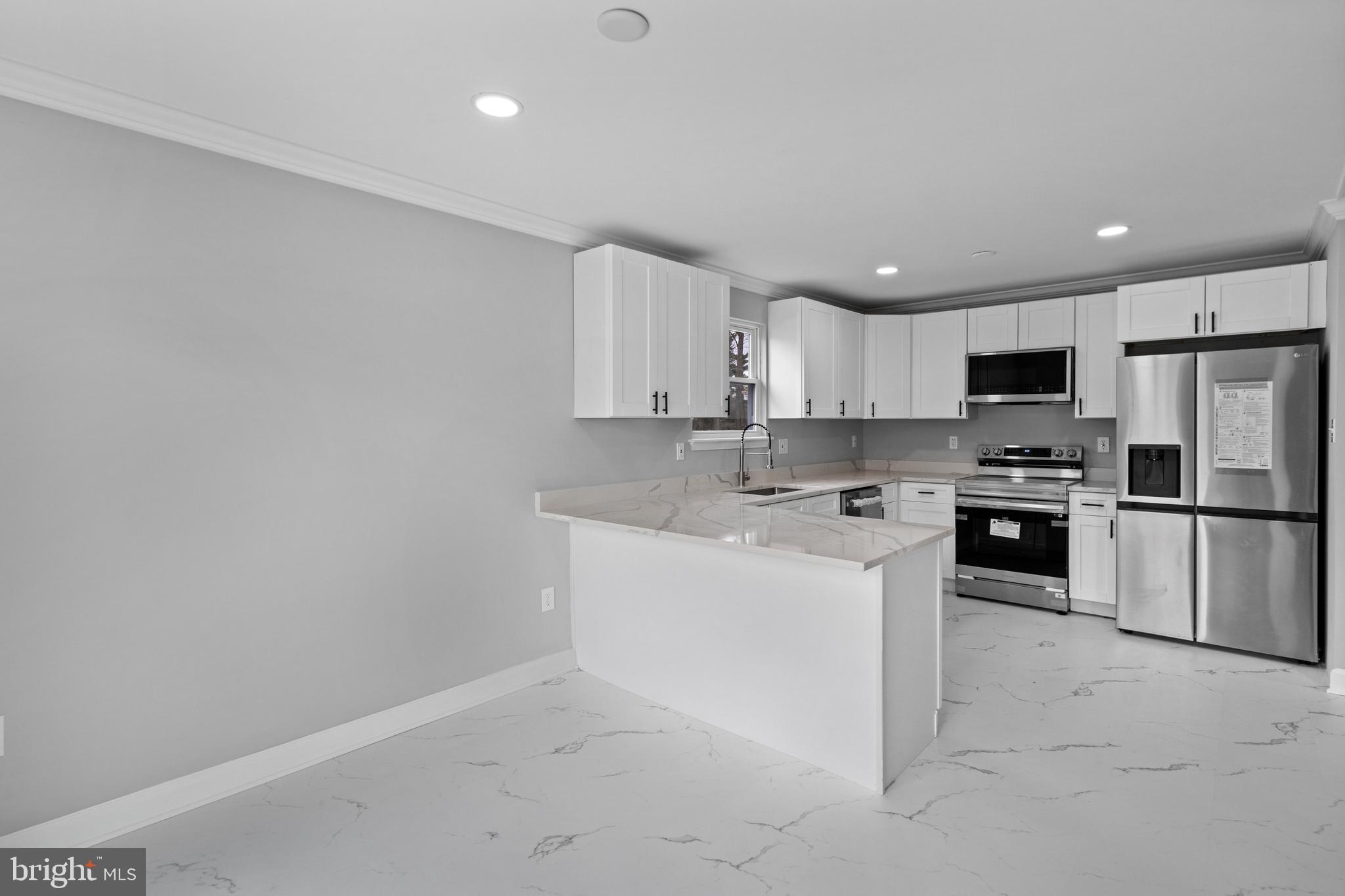 WINDSOR  MILL - Residential