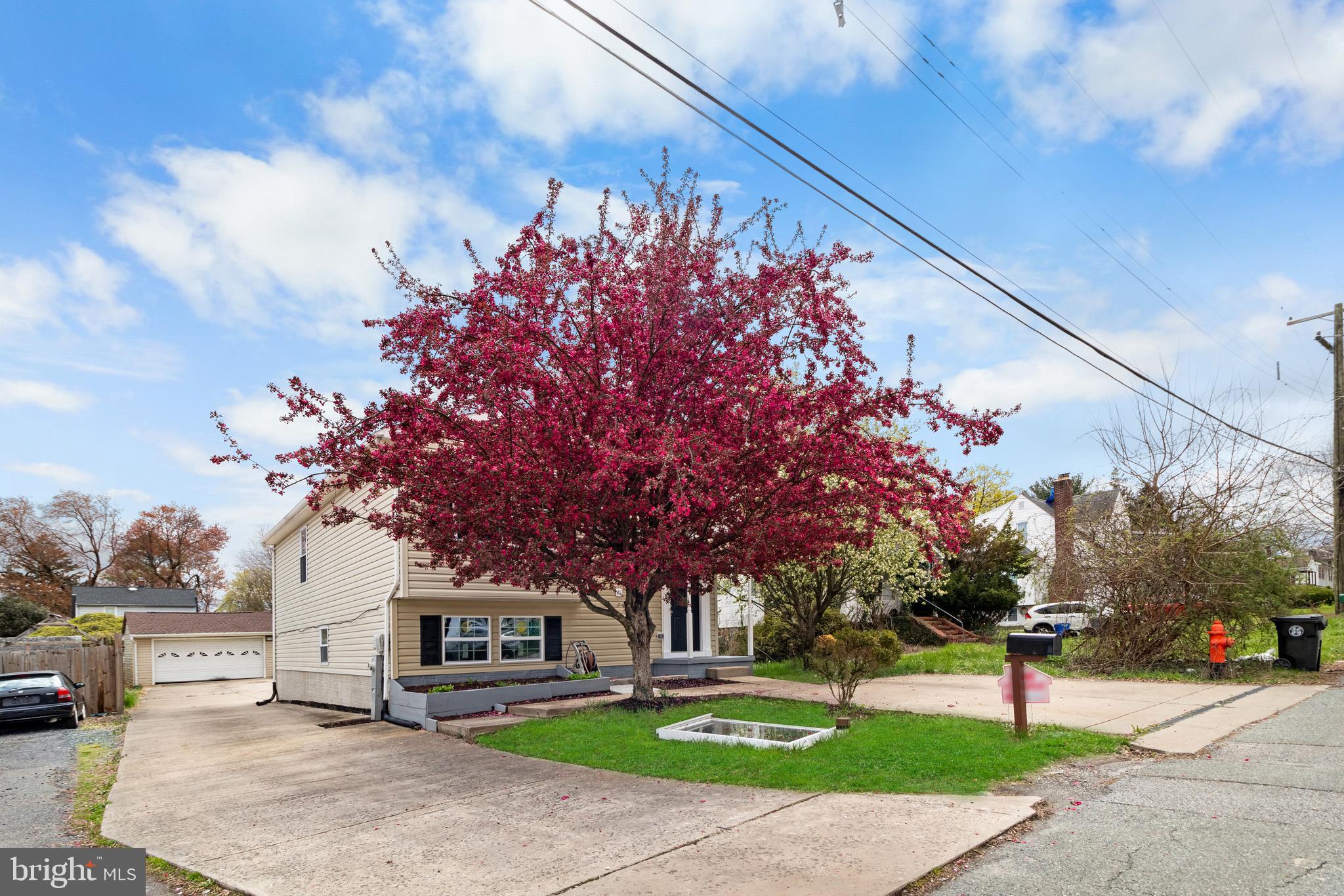 WINDSOR  MILL - Residential