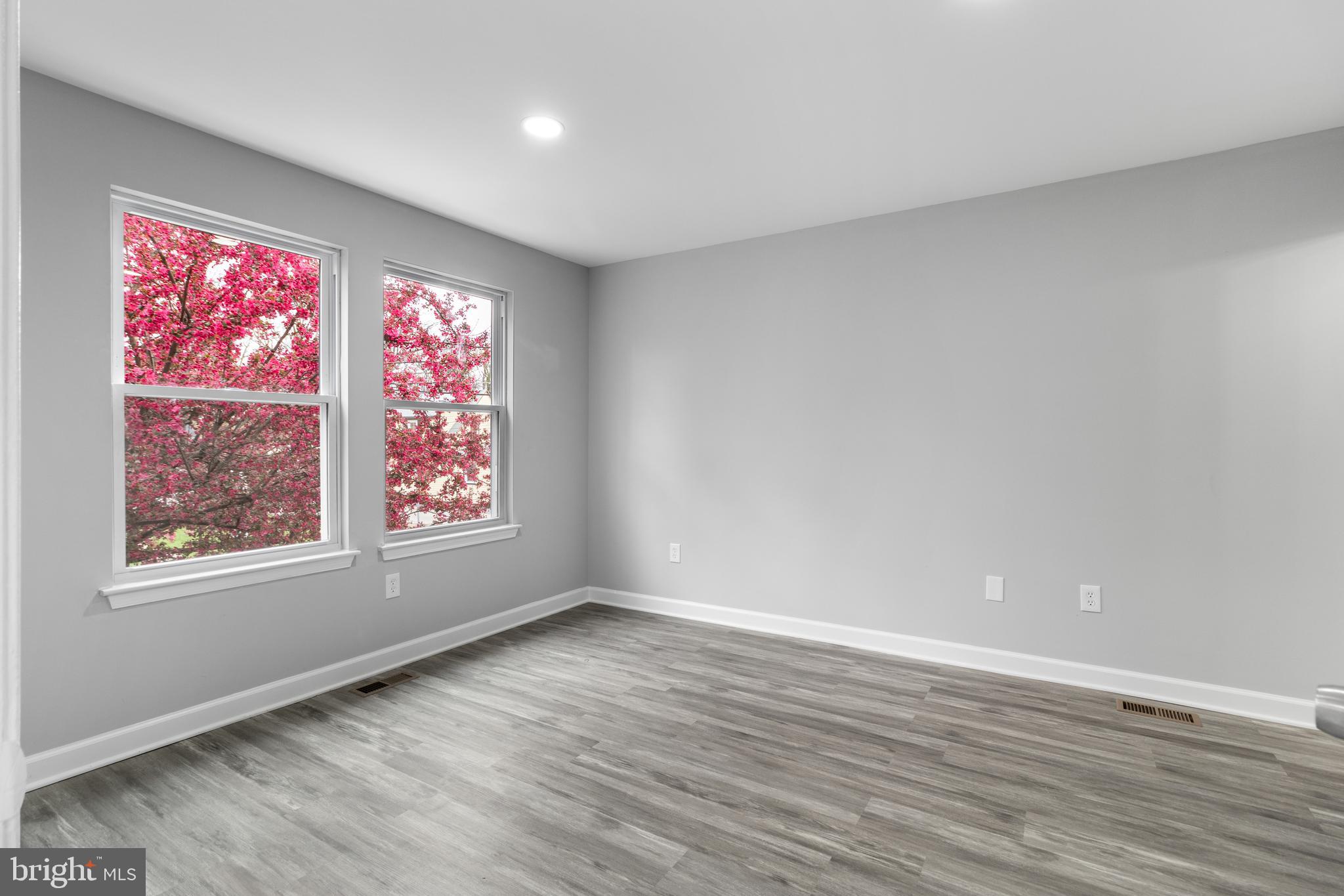 WINDSOR  MILL - Residential