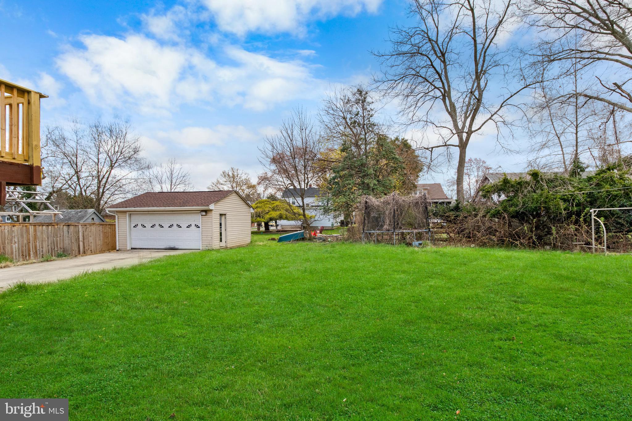 WINDSOR  MILL - Residential