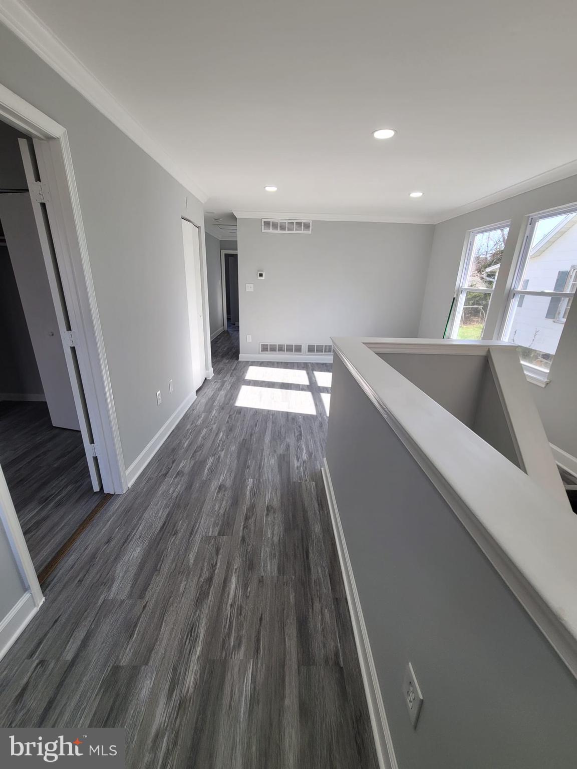 WINDSOR  MILL - Residential