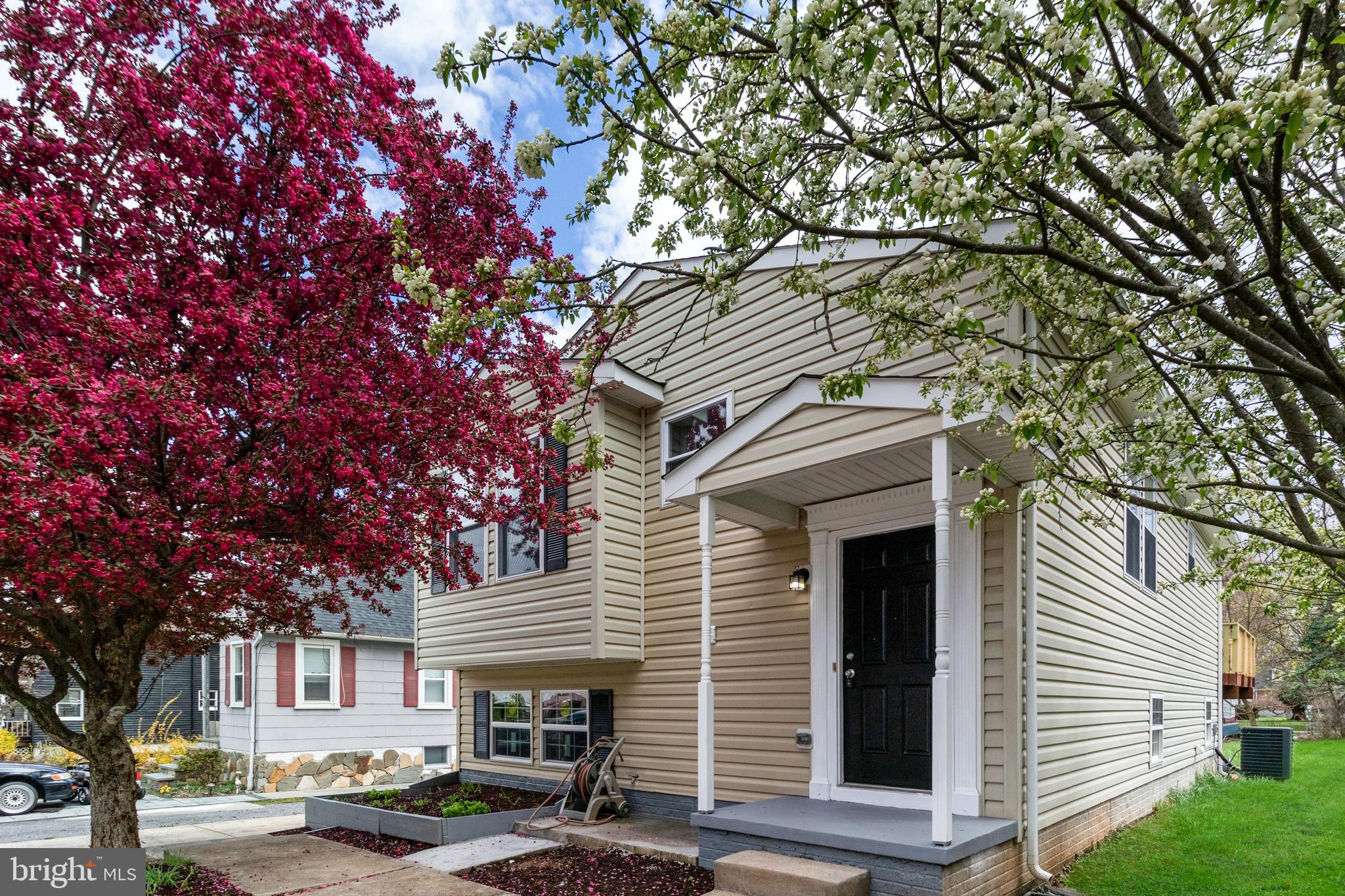 WINDSOR  MILL - Residential