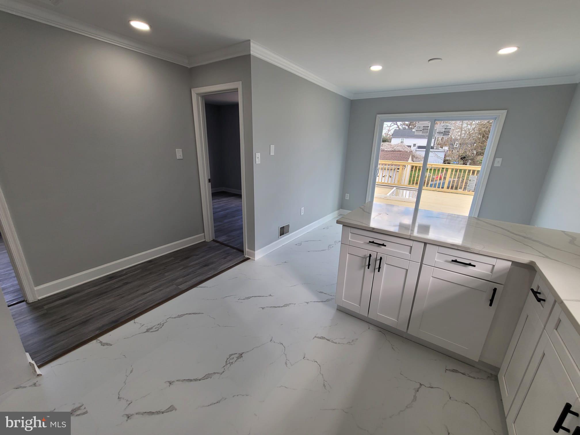 WINDSOR  MILL - Residential