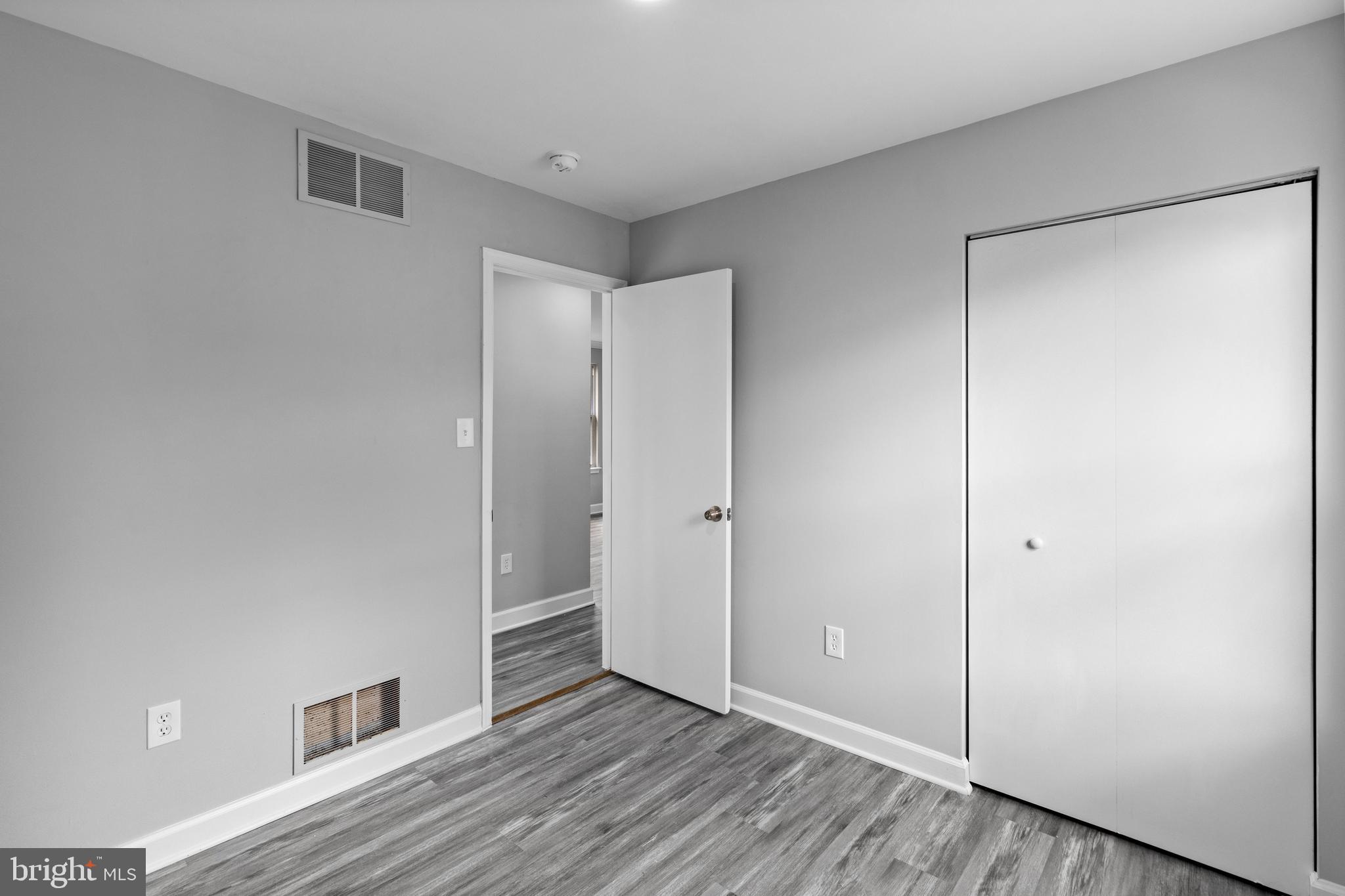 WINDSOR  MILL - Residential