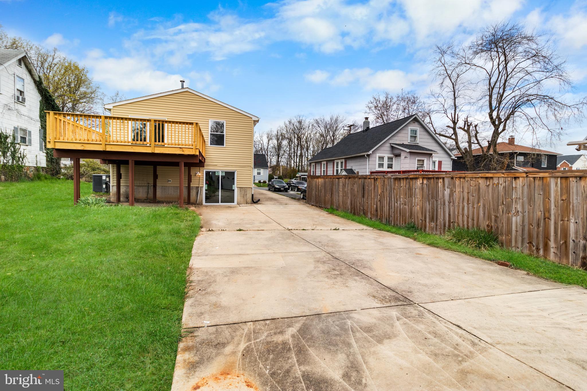 WINDSOR  MILL - Residential