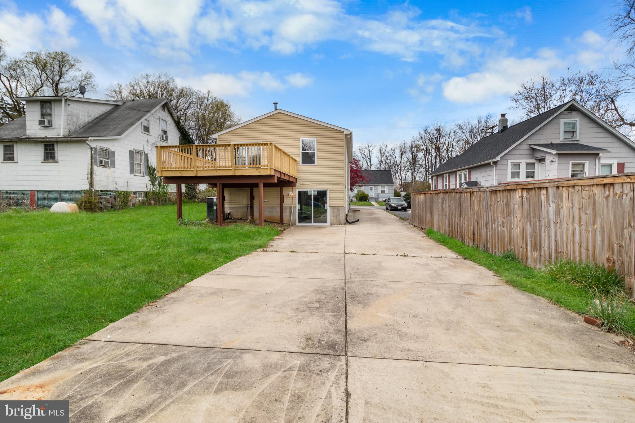 WINDSOR  MILL - Residential