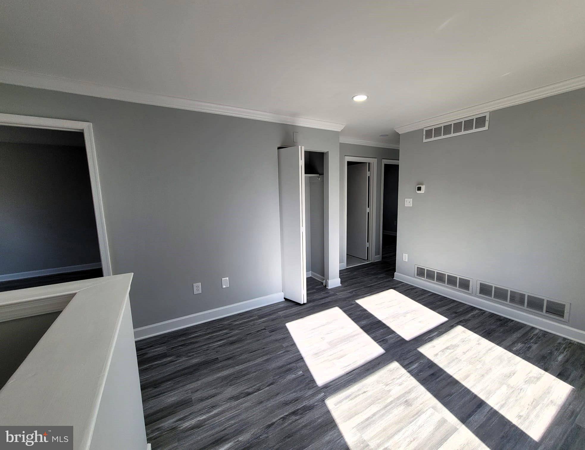 WINDSOR  MILL - Residential